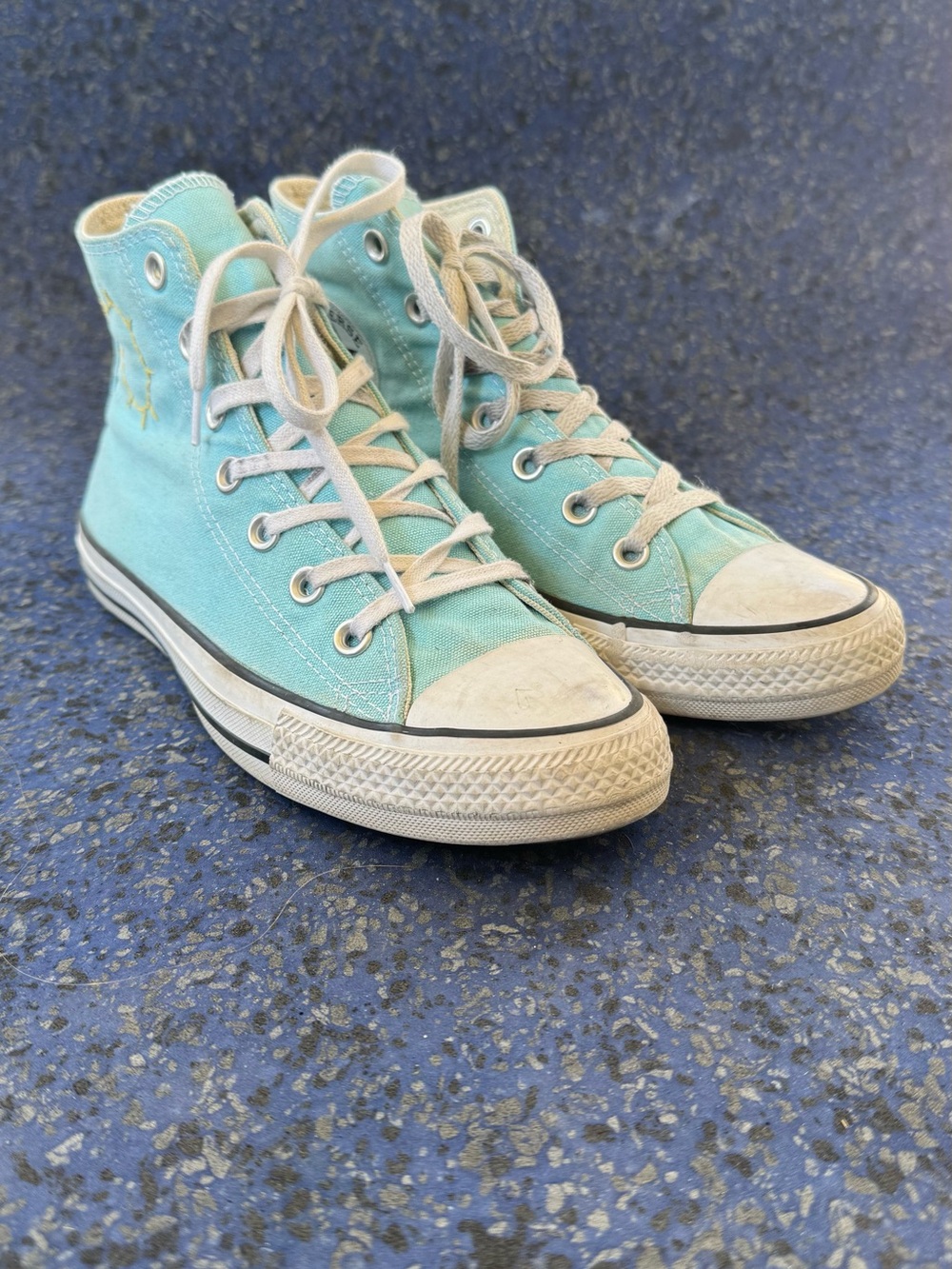 Converse Chuck Taylor High Top Women’s Size 8. Custom Embroidery Sunshine